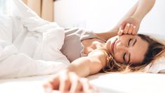 Las investigaciones que resaltan la importancia de establecer costumbres sanas antes de dormir, y siguiendo esa línea un experto de Harvard resalta un hábito nocturno que ayuda a mejorar la calidad del sueño y a tener un descanso reparador.