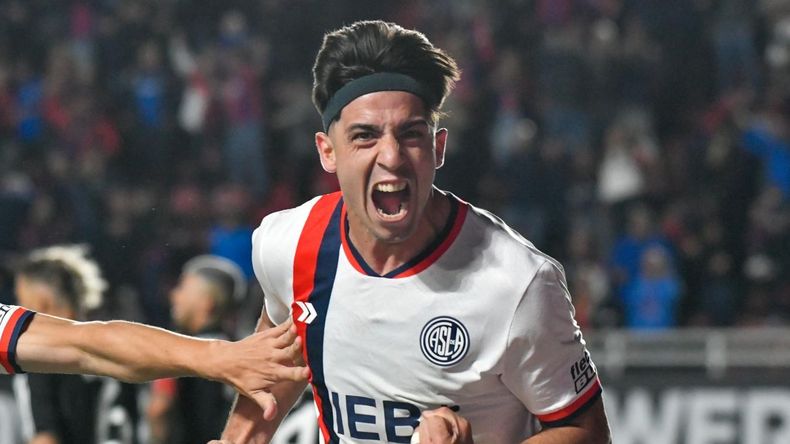 Alexis Cuello grita con alma y vida el único gol del partido. Alexis Cuello grita con alma y vida el único gol del partido.