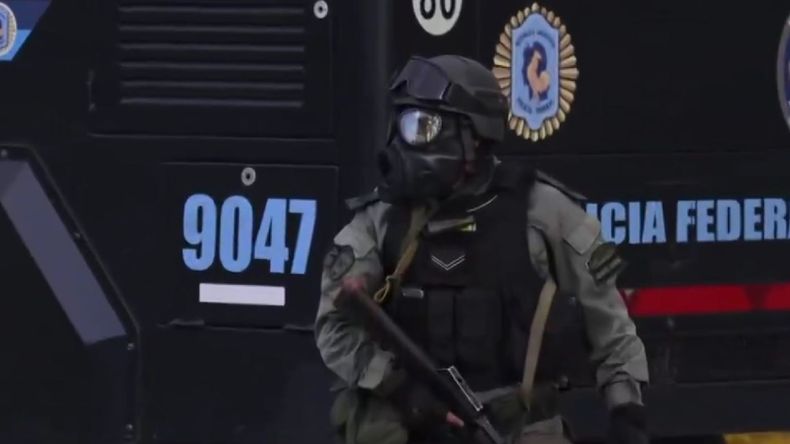 El cabo primero Guerrero, cuyo Nº de legajo es 103208, fue efectuó el disparo que hirió al fotógrafo Pablo Grillo. 