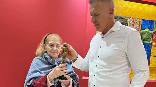 El reconocido conductor despidió sentidamente a su madre.