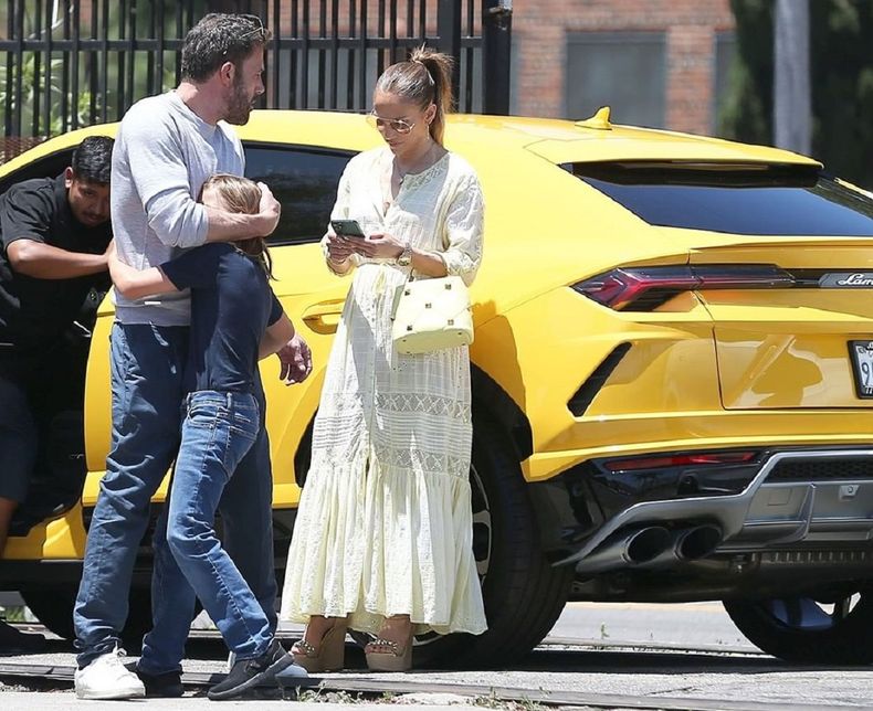 El hijo de Ben Affleck, de 10 años, chocó un Lamborghini de u$s   contra un BMW