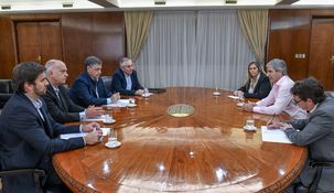 Luis Caputo y Jorge Macri se reunieron para discutir sobre la situación económica de CABA Luis Caputo y Jorge Macri se reunieron para discutir sobre la situación económica de CABA