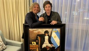 Javier Milei recibió el cuadro en Los Ángeles de parte de su autor, el artista Fabián Pérez.