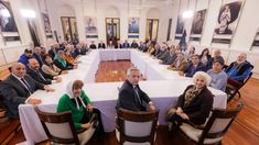 Alberto Fernández junto a empresarios y sindicalistas.