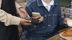 El dueño de un restaurante se volvió viral por su reacción. El dueño de un restaurante se volvió viral por su reacción.