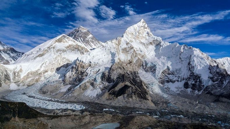 Tragedia en el Everest: un alpinista estadounidense murió al caer 6.400 metros&nbsp;