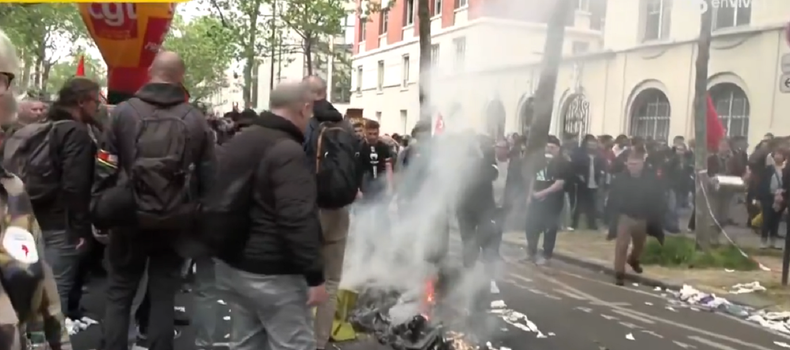 Brutal represión en París: la Policía intervino en la protesta en el Día del Trabajador