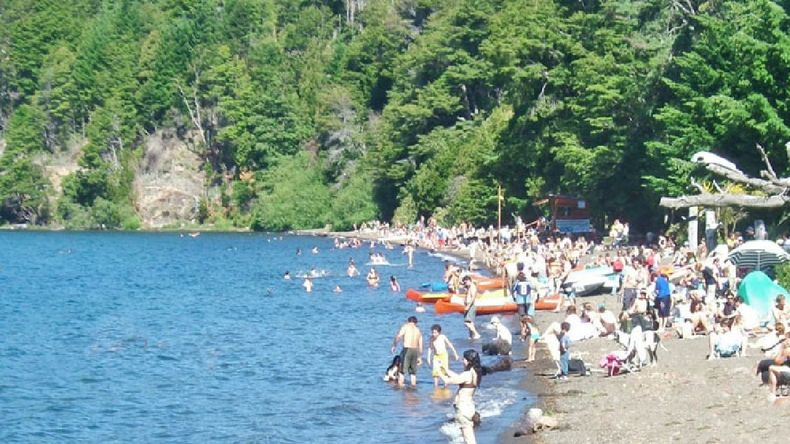 Playas, senderos y miradores conforman la oferta turística más elegida del verano patagónico. Playas, senderos y miradores conforman la oferta turística más elegida del verano patagónico.