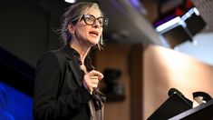 Francesca Albanese se convirtió en la primera colaboradora de la ONU en recibir un castigo de Estados Unidos, tan solo por hecho de atreverse a documentar y difundir la complicidad de Washington en los crímenes de lesa humanidad en Palestina.