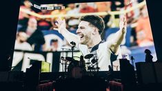 Tras la clasificación, The Killers comenzó a tocar Mr. Brightside. Tras la clasificación, The Killers comenzó a tocar Mr. Brightside.