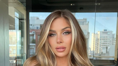 La modelo lució su microbikini en la terraza La modelo lució su microbikini en la terraza