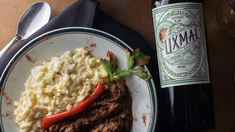 El goulash con spaetzels, un clásico plato alemán que podés probar en 8 Esquinas. El goulash con spaetzels, un clásico plato alemán que podés probar en 8 Esquinas.