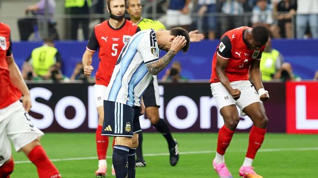 Lionel Messi erró el penal cobrado a Lautaro Martínez.