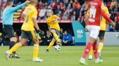 Enzo Fernández, el dueño de la pelota en Benfica.