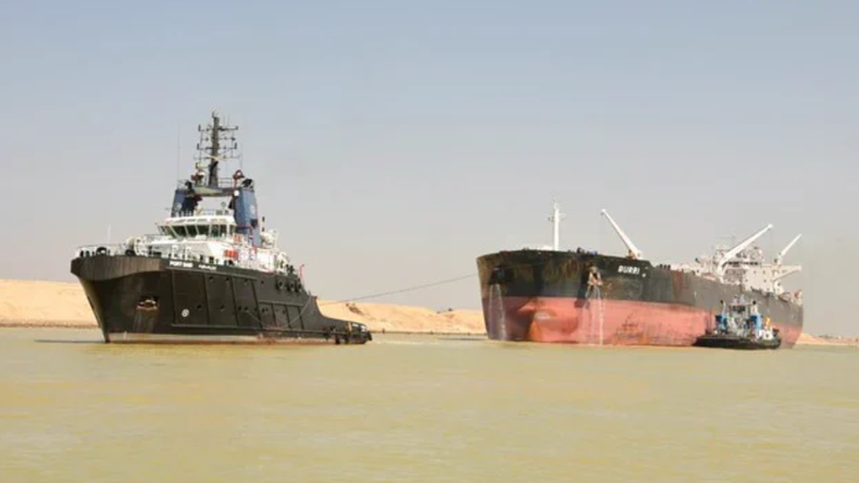 Canal de Suez: el choque entre dos buques paralizó la navegación por algunas horas