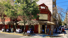 El histórico bodegón de Buenos Aires con buena relación precio-calidad. El histórico bodegón de Buenos Aires con buena relación precio-calidad.
