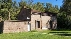 El lugar se destaca principalmente por la práctica de la pesca deportiva debido a su cercanía con el Río Salado.