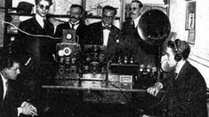 Esa primera transmisión, casi artesanal, inauguró un camino que continúa vigente más de cien años después. Esa primera transmisión, casi artesanal, inauguró un camino que continúa vigente más de cien años después.