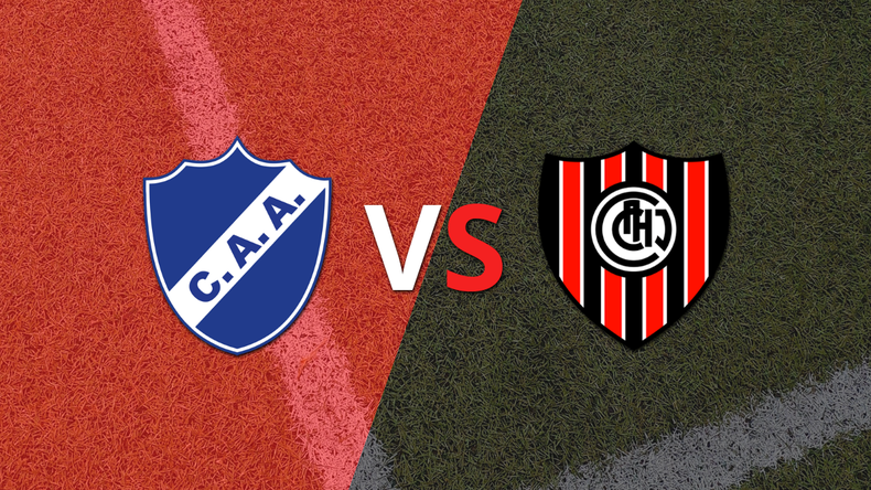 Chacarita no pudo con Alvarado y cayó por 2-1