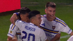 Zenón festeja con Merentiel y Velasco. Zenón festeja con Merentiel y Velasco.