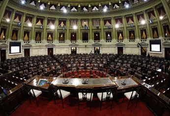 El Senado en el Congreso de la Nación volverá a sesionar este jueves. El Senado en el Congreso de la Nación volverá a sesionar este jueves.
