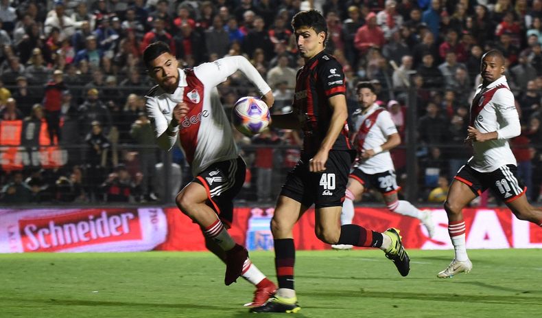 Giani fall&oacute; un penal en el final del primer tiempo.