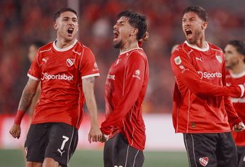 El desahogo de los jugadores de Independiente tras cortar la mala racha.