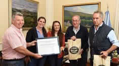 Daniel Scioli otorgó la Declaración de Interés Turístico Nacional a la 7° Edición de la Fiesta del Queso Tandilero. Daniel Scioli otorgó la Declaración de Interés Turístico Nacional a la 7° Edición de la Fiesta del Queso Tandilero.