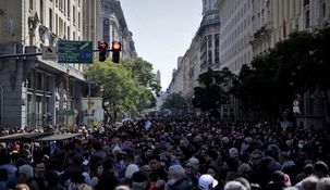 Los manifestantes llegaron desde temprano al centro de la Ciudad.