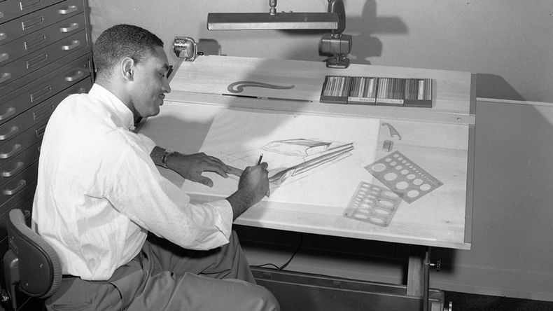 McKinley Thompson Jr. fue el primer diseñador del proyecto Bronco.