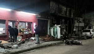 Vuelco y choque en Mar del Plata: un muerto y varios heridos.