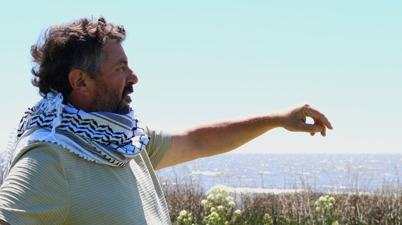 Los padres de Bértola eran militantes de Montoneros y fueron asesinados durante la última dictadura cívico-militar. 