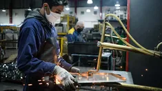 La actividad industrial creció en marzo, según el Indec. La actividad industrial creció en marzo, según el Indec.