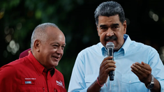 Diosdado Cabello y Nicolás Maduro. Diosdado Cabello y Nicolás Maduro.
