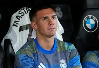 El volante de 18 años miró los últimos tres partidos desde el banco.