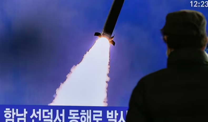 Corea del Norte lanzó los misiles antes del viaje de Donald Trump.