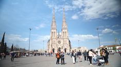 La ciudad de Luján, un sitio perfecto para hacer una escapada de Buenos Aires. La ciudad de Luján, un sitio perfecto para hacer una escapada de Buenos Aires.