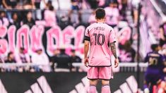 La MLS anunció nuevas reglas para los partidos: tratamiento fuera del campo, sustitución cronometrada y anuncios del VAR en el estadio. La MLS anunció nuevas reglas para los partidos: tratamiento fuera del campo, sustitución cronometrada y anuncios del VAR en el estadio.