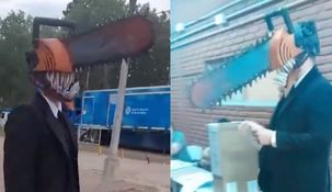 Un hombre votó con una motosierra en la cabeza. Un hombre votó con una motosierra en la cabeza.