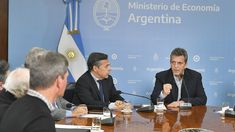 Massa, Giuliano y los empresarios. Massa, Giuliano y los empresarios.