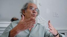 Adolfo Pérez Esquivel mostró su apoyo a Sergio Massa y cuestionó a Javier Milei: La derecha nos quiere llevar a renunciar a los derechos del pueblo. Adolfo Pérez Esquivel mostró su apoyo a Sergio Massa y cuestionó a Javier Milei: La derecha nos quiere llevar a renunciar a los derechos del pueblo.