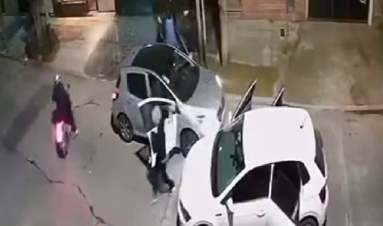 Delincuentes apuntaron con un arma en la cabeza a una pareja en Morón.