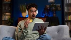 A lo largo de varias temporadas desde su comienzo en 1992, Batman. la serie se convirtió en una de las mejores encarnaciones del Caballero Oscuro. A lo largo de varias temporadas desde su comienzo en 1992, Batman. la serie se convirtió en una de las mejores encarnaciones del Caballero Oscuro.