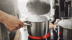 Estados Unidos: un niño de 12 años quemó a su herman con agua hirviendo mientras dormía Estados Unidos: un niño de 12 años quemó a su herman con agua hirviendo mientras dormía