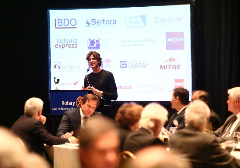 Lousetau en el Rotary Club.&nbsp;