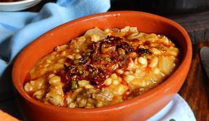 Más de 65 vecinos se intoxicaron tras un locro popular en La Rioja. Más de 65 vecinos se intoxicaron tras un locro popular en La Rioja.