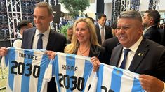 Karina Milei saluda a Claudio Chiqui Tapia en Paraguay