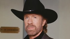 Olvidaron a Chuck Norris entre los fallecidos.