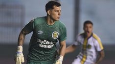 El arquero de Central no se quedó atrás y tapó un penal. El arquero de Central no se quedó atrás y tapó un penal.