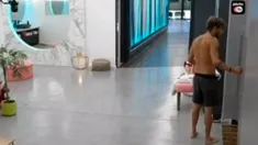 Un video muestra la presencia de fantasmas en la casa de Gran Hermano. Un video muestra la presencia de fantasmas en la casa de Gran Hermano.